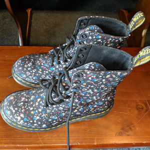 Dr. Martens Docs Women's US Size 6 Boots